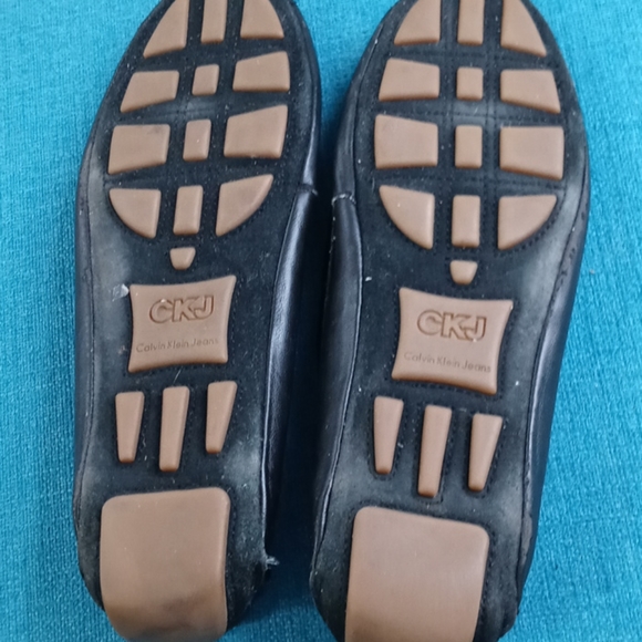 Calvin Klein Flats - Picture 4 of 5